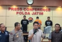 Polda Jawa Timur saat menggelar konferensi pers pengungkapan kasus pembunuhan dan mutilasi, Senin 27 Januari 2025 | Dekki/Media Prioritastv.com.