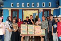Bantuan bahan makanan yang diserahkan oleh DPK Apdesi Kota Agung Tanggamus melalui Kepala Pekon Gunung Doh, BNS, Muzzakir, Jumat 10 Januari 2025 | Dok. DPK Apdesi Kota Agung.