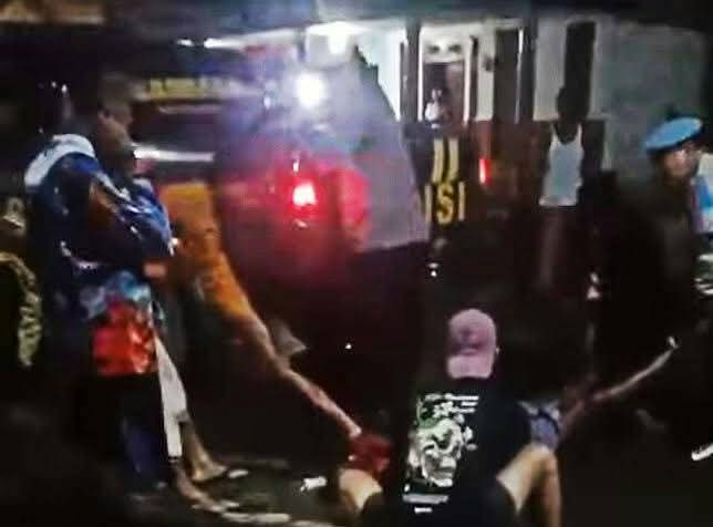 Polisi saat mendatangi TKP mutilasi di Dusun Jadukan, Desa Mojosari, Kecamatan Puger, Jember, Jawa Timur., Senin 27 Januari 2025 dinihari.