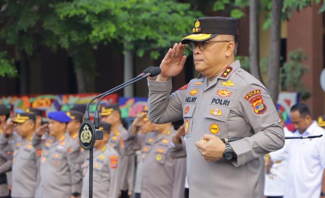 
 Kapolda Lampung Irjen Pol Helmy Santika saat memimpin apel pagi, Senin 6 Januari 2025 | Dok. Humas Polda Lampung.