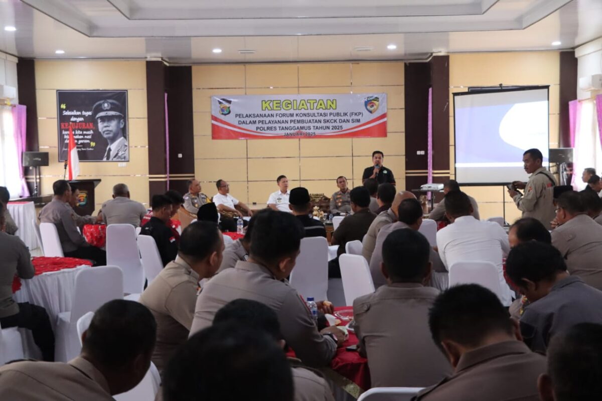 Forum Komunikasi Publik terkait pelayanan pembuatan SKCK dan SIM  di Aula Paramasatwika, Polres Tanggamus, Rabu 8 Januari 2025. | Dok. Polres Tanggamus.