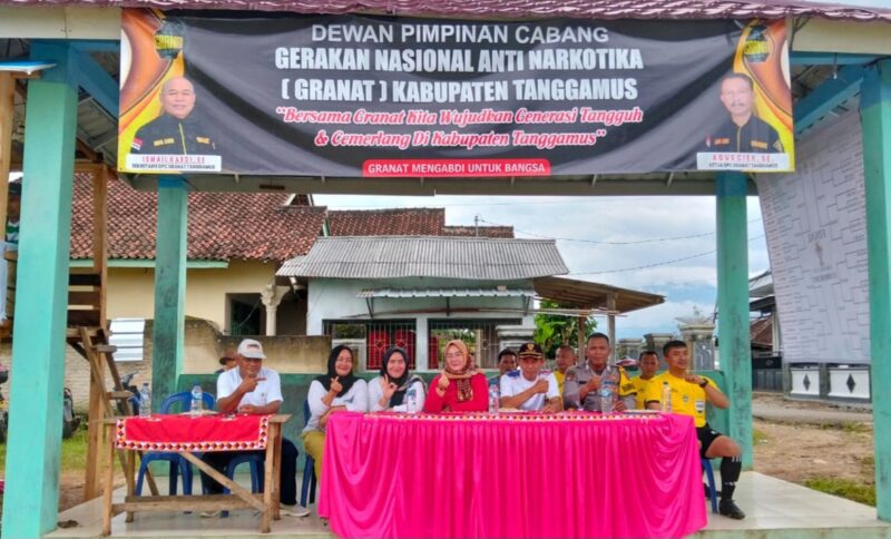 Kakon Tekad Pulau Panggung, Tuti Aripin saat menyaksikan pertandingan, Kamis 9 Januari 2025 | Asrul Ariski/Media Prioritastv.com.