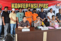 Kapolres Lampung Tengah saat memimpin Konferensi Pers penangkapan dua begal sadis, Kamis 9 Januari 2025 | Dok. Polres Lampung Tengah.
