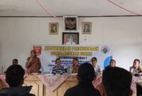 Kepala Puskesmas Demalia menyampaikan imbauan dalam Musrenbang Pekon Sidomulyo, Pagar Dewa, Lampung Barat, Selasa 21 Januari 2025 | Kamto Winendra/Media Prioritastv.com.