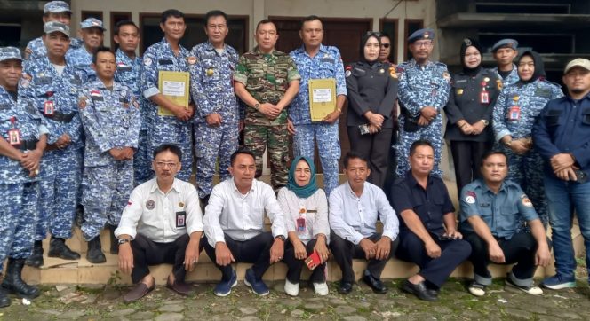 
 Foto bersama usai penyerahan mandat Bakorda Bela Negara di Bandar Lampung, Sabtu 25 Januari 2025 | Dok. Mirza YB.