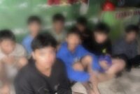Kedelapan remaja yang diduga akan tawuran setelah diamankan polisi, Senin 27 Januari 2025, dinihari | Dok. Humas Polda Lampung.