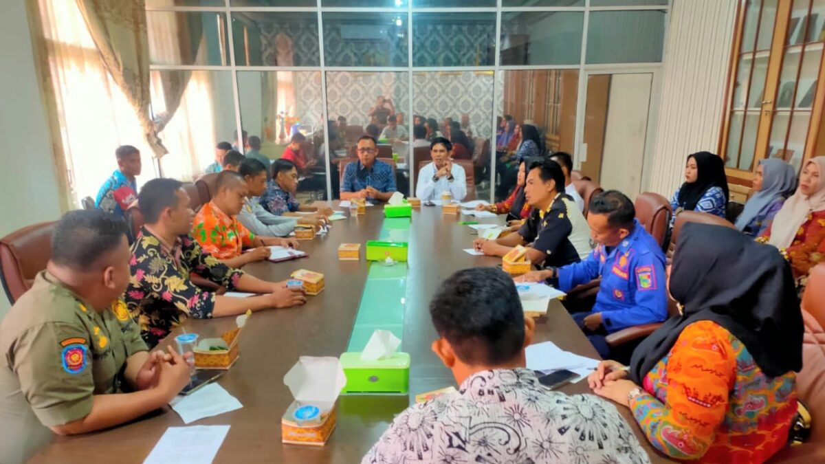 Forum Honorer R2 dan R3 Kabupaten Tanggamus saat melaksanakan audensi dengan DPRD setempat, Kamis 30 Januari 2025.