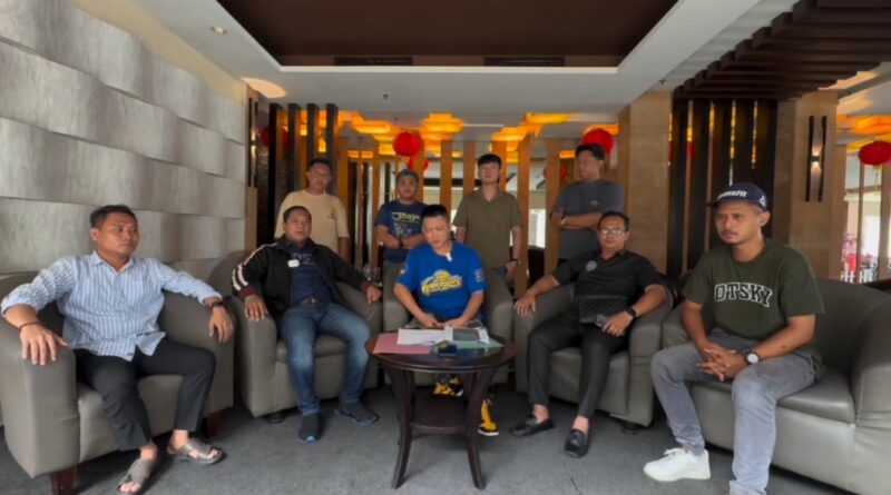 Konten Kreator Lampung, Abang Taun Saat Klarifikasi Penjelasan Soal Ramainya Disebut Nipu dan Tilap Honor Manggung Bunda Dor Dor | Dok. Instagram Abang Taun.
