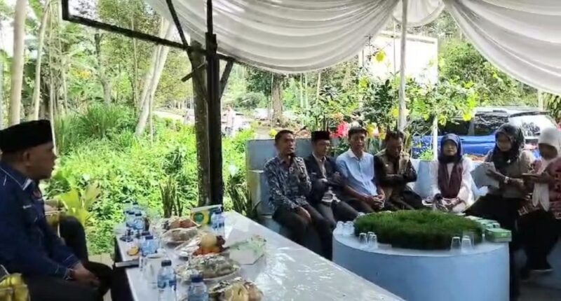 Bupati Tanggamus Terpilih Agus Suranto saat menyampaikan filosofi perubahan di kantor Partai NasDem Tanggamus, Sabtu 1 Februari 2025 | Herdi/Media Prioritastv.com.