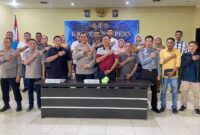 Foto bersama usai konferensi pers penyampaian kesepakatan bersama usai restorstif justice kasus Curanmor yang melibatkan anak dibawah umur di Way Kanan, Lampung, Selasa 4 Februari 2025.