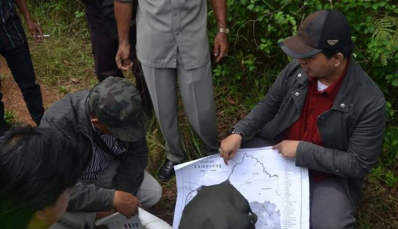 Gindha Ansori Wayka saat menunjukan peta PT BMM | Dok. Istimewa.