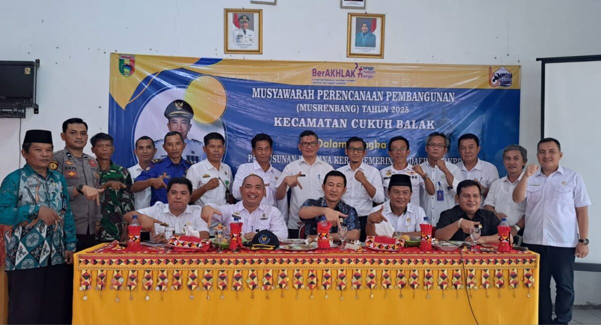 Foto bersama usai pelaksanaan Musrenbang RKPD 2026 Kecamatan Cukuh Balak, Rabu 12 Februari 2025.