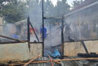 Rumah korban Misbahuddin yang ludes terbakar di Dusun 1 Pekon Kejayaan, Talang Padang, Tanggamus, Senin 17 Februari 2025 | Asrul Ariski/Media Prioritastv.com.