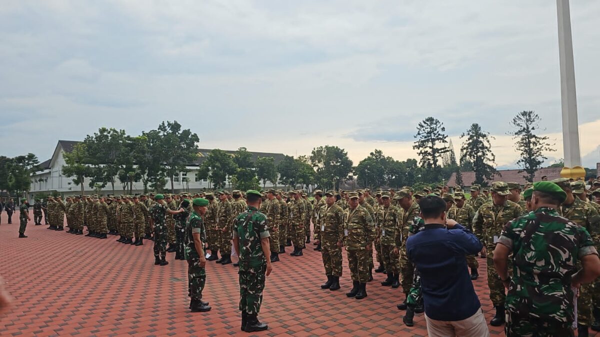 Bupati Tanggamus Moh. Saleh Asnawi saat melaksanakan persiapan retret.