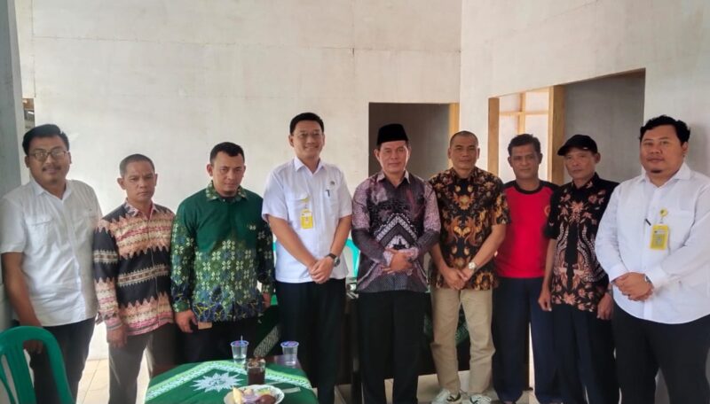 Kepala Kantor Pertanahan Lampung Barat, Oki Maradha Pratama saat mengunjungi PDM Lampung Barat, Rabu 26 Februari 2025 | Dok. Istimewa.