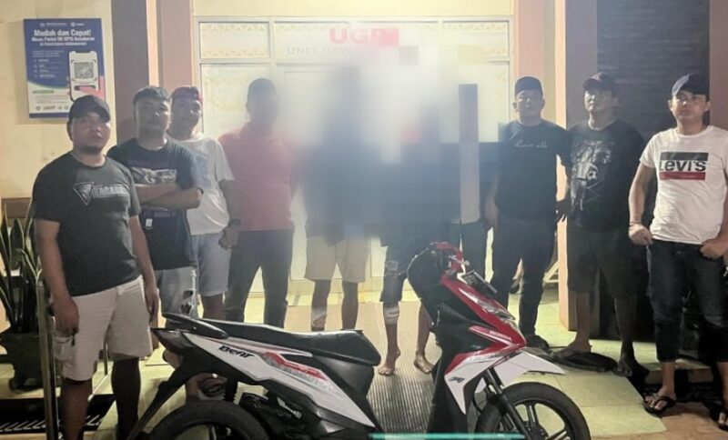 Kedua pelaku Curanmor yang dihadiahi timah panas oleh Polres Lampung Timur, Senin 3 Februari 2025 | Dok. Polres Lampung Timur.