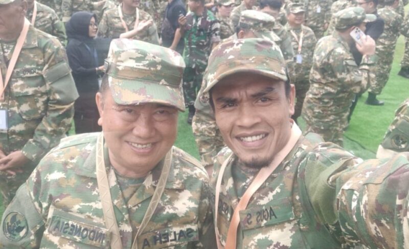 Bupati Tanggamus Moh. Saleh Asnawi dan Wabup Agus Suranto saat foto selfi di Lembah Tidar, Magelang, Kamis 27 Februari 2025 | Dok. Wabup Agus Suranto.