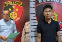 Kolase foto saat KBO Satreskrim Polres Metro Iptu Apriyanto menjelaskan perkembangan kasus pembunuhan Imam Ardiansyah dan Tersangka Utama Pembunuhan bernama Agung Setiawan yang telah diamankan.