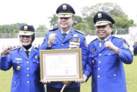 Sekjen Kemendagri Tomsi Tohir (tengah) di Kota Bontang, Kalimantan Timur, Sabtu, 1 Maret 2025. ANTARA/HO-Puspen Kemendagri.