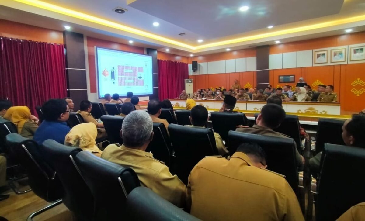 Rapat persiapan pisah sambut Pj Bupati Tanggamus 2023 - 2025, Mulyadi Irsan dengan Bupati Tanggamus Moh. Saleh Asnawi dan Wabup Tanggamus Agus Suranto, Senin 3 Maret 2025 | Herdi/Media Prioritastv.com.