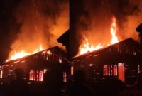 Kolase foto keganasan api yang melahap rumah milik Karyati di Pekon Gedung Agung, Pulau Panggung, Tangamus, Rabu 5 Maret 2025 | Dok. Tangkapan Layar Video.
