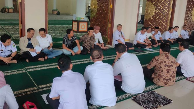 
 Rapat persiapan buka bersama di Masjid Islamic Center Kota Agung, Tangggamus, Rabu 5 Maret 2025 | Dok. Istimewa.