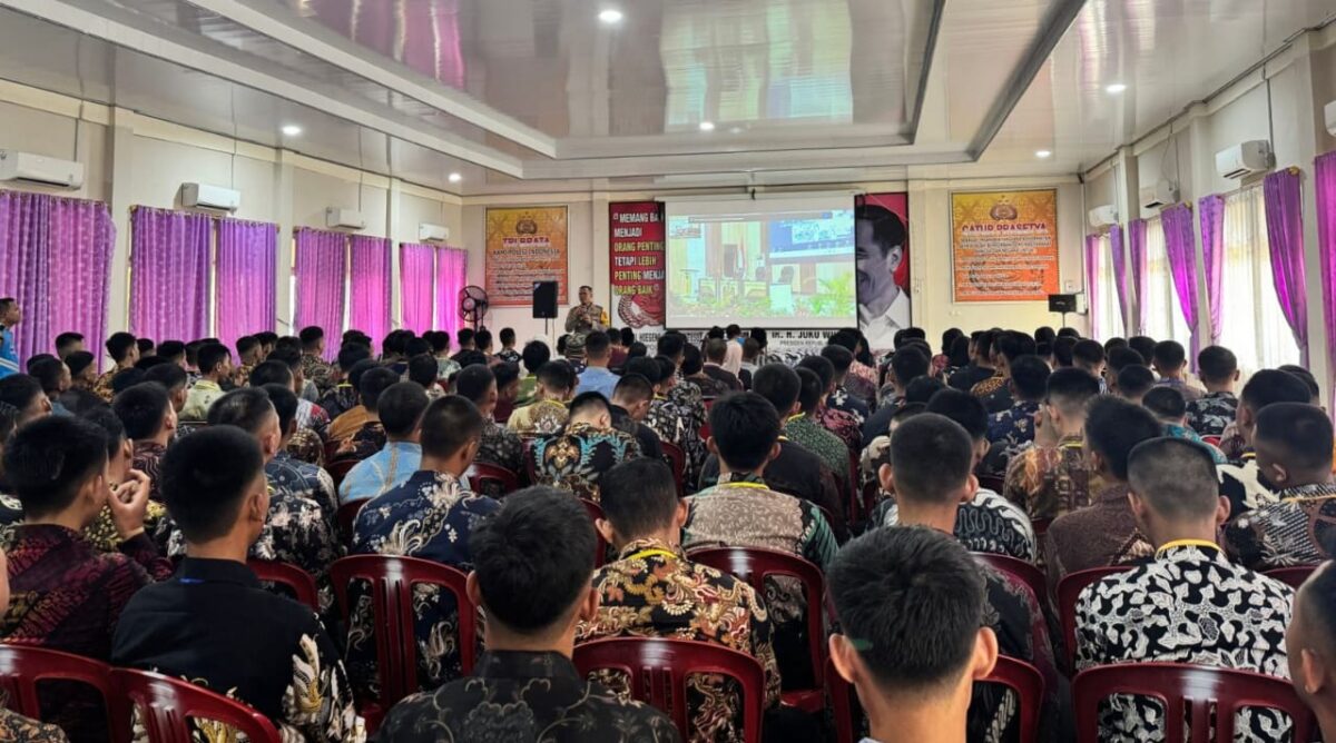 Para casis Bintara dan Tamtama di Polres Tanggamus yang mengikuti pakta integritas, Jumat 7 Maret 2025 | Dok. Humas Polres Tanggamus.