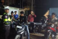 Anggota Sat Lantas Polres Tanggamus saat melakukan patroli dialogis di Gisting, Tanggamus, Senin 10 Maret 2025 | Dok. Humas Polres Tanggamus.