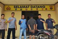 Tersangka setelah ditangkap Polsek Negeri Besar, Way Kanan | Dok. Polres Way Kanan.