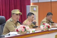 Bupati Tanggamus Moh. Saleh Asnawi saat memimpin Rakor perdana di aula Setkab setempat, Senin 10 Maret 2025 | Herdi/Media Prioritastv.com.