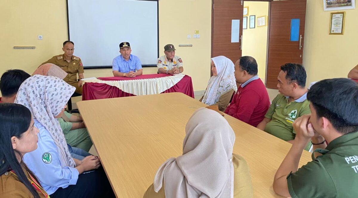Bupati Lampung Barat, Parosil Mabsus saat sidak di Puskesmas Batu Ketulis, Selasa 11 Maret 2025 | Dok. Kominfo Lambar.