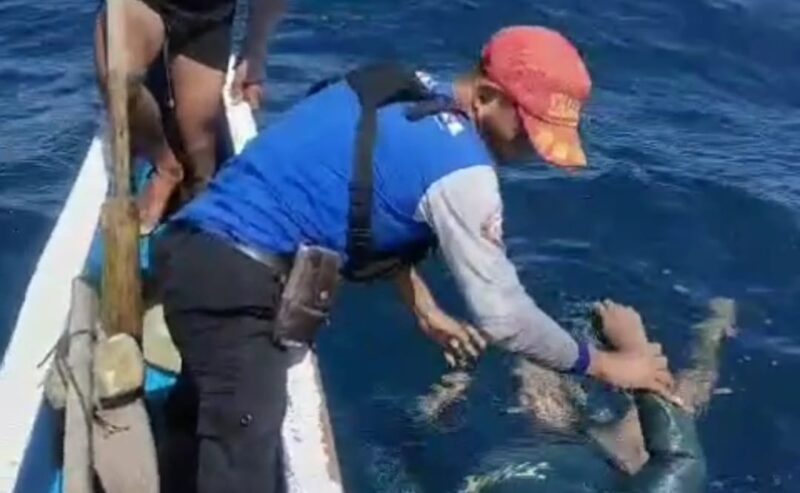 Jenazah korban saat dievakuasi oleh petugas Tagana Cukuh Balak, Rabu 12 Maret 2025 | Dok. Istimewa.