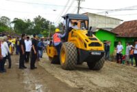 Pelaksanaan Ground Breaking Pembangunan Jalan Pringsewu - Kalirejo Lampung Tengah di Pekon Rejosari, Pringsewu, Rabu 13 Maret 2025 | Dok. PUPR Pringsewu.