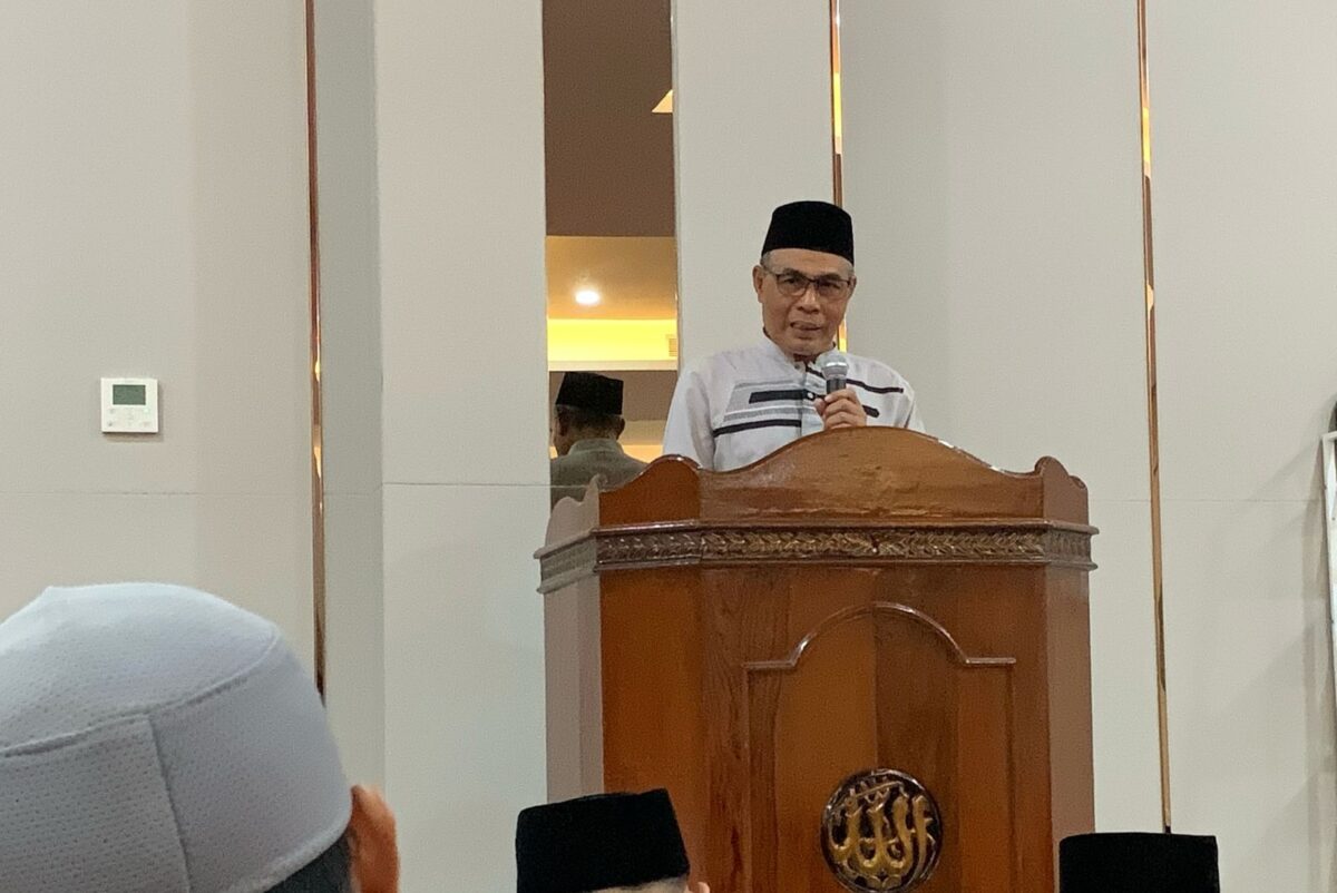KH Basyaruddin saat mengisi ceramah di Masjid Raya Al Bakrie Lampung, Rabu, (12/3) | Tiondon/Media Prioritastv.com.