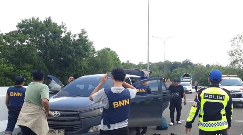 Penangkapan Pelaku penyelundupan 15 Kilogram Sabu di Tol Trapeka, Minggu 16 Maret 2025 | Dok. Humas Polda Lampung.