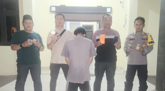 
 Tersangka yang berhasil ditanhkap Polsek Talang Padang | Dok. Humas Polres Tanggamus.