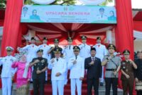 Bupati Tanggamus Moh Saleh Asnawi, Wabup Agus Suranto saat foto bersama para Forkopimda usai upacara HUT ke 28 Kabupaten Tanggamus, Jumat 21 Maret 2025 | Herdi/Media Prioritastv.com.
