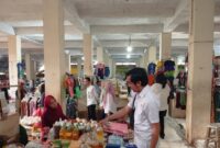 Anggota Sat Reskrim Polres Tanggamus saat Sidak Pasar Gisting, Rabu 26 Maret 2025 | Dok. Polres Tanggamus.