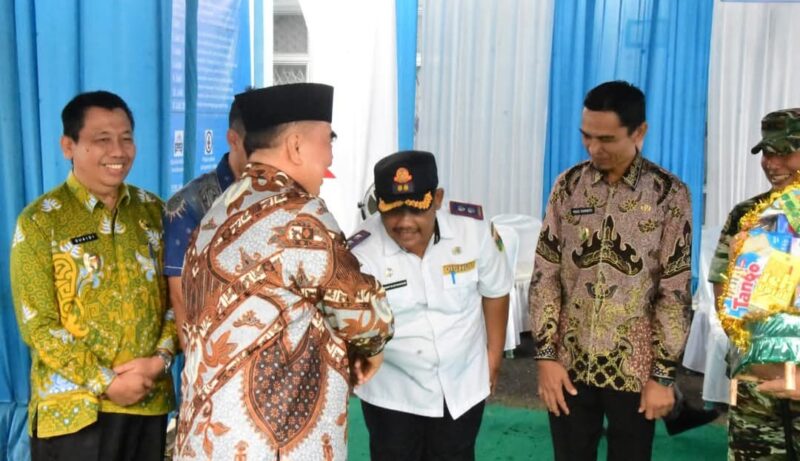 Plt. Kepala Dinas Perhubungan, Drs.


Sabar M. Sitanggang, saat nenyambut Bupati dan rombongan di Rest Area Dishub, Jumat 28 Maret 2025 | Dok. Kominfo Tanggamus.