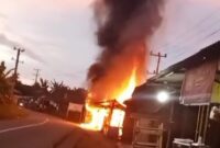 Tangkapan Layar Detik-Detik Terjadi Kebakaran di Pekon Negeri Agung, Kecamatan Talang Padang. 