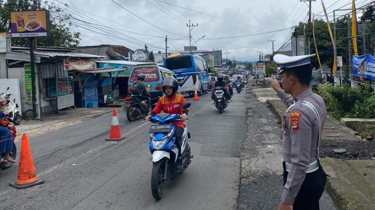 Pantauan arus lalu lintas di Pos Pelayanan Rest Area Gisting, Kamis 3 April 2025 | Dok. Istimewa.