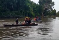 Korban Kamistar saat ditemukan dan dievakuasi tim SAR di Sungai Way Kiri, Gunung Katun, Tulang Bawang Barat, Jumat 4 April 2025 | Dok. Istimewa.