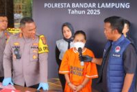 Tersangka MY saat memberikan keterangan kepada awak media dalam konferensi pers, Sabtu 5 April 2025 | Erwin/Media Prioritastv.com.