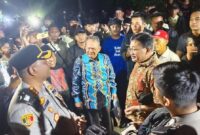 Pihak kepolisian saat berada di lokasi mengantisipasi konflik di Universitas Malahayati, Senin 7 April 2025 | Dok. Antara.