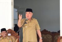 Bupati Tanggamus Moh. Saleh Asnawi saat memberikan sambutan dalam halal bihalal bersama relawan jalan lurus di Rumah Dinas Bupati, Selasa 8 April 2025 | Herdi/Media Prioritastv.com.