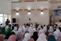 Wakil Bupati Tanggamus Agus Suranto saat membuka manasik haji di GSG Islamic Center Kota Agung, Rabu 9 April 2025 | Herdi/Media Prioritastv.com.