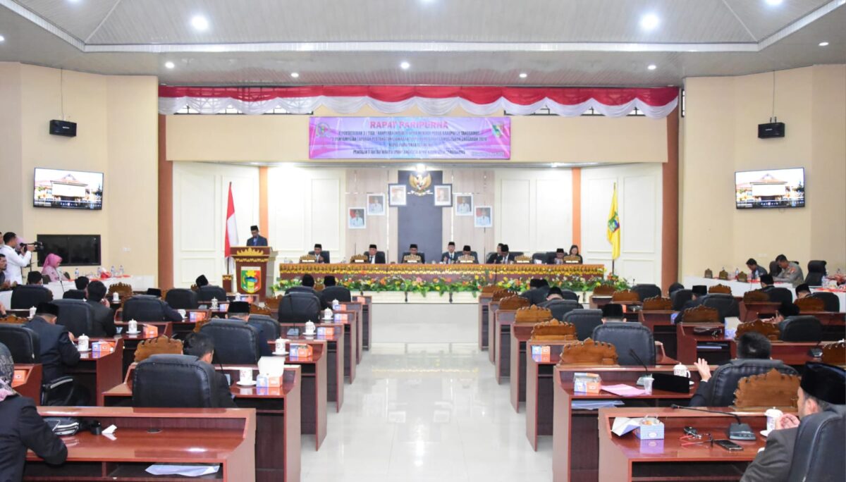 Rapat Paripurna DPRD Tanggamus dalam penyampaian 3 Ranperda Inisiatif Pemkab Tanggamus, Rabu 9 April 2025 | Herdi/Media Prioritastv.com.