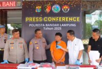 Tersangka KA saat memberikan keterangan dalam konferensi pers Polresta Bandar Lampung, Sabtu 12 April 2025 | Dok. Polresta Bandar Lampung.