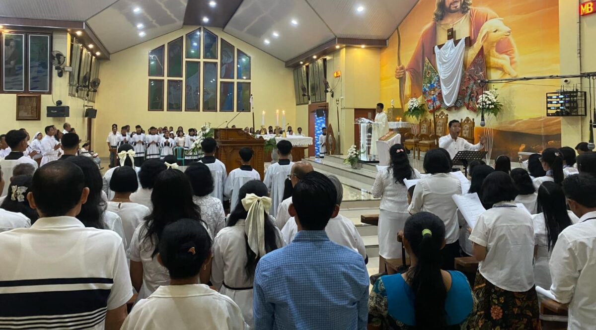 Perayaan Ibadah Rangkaian Paskah Umat Kristiani di Gereja Santo Pius Gisting, Kamis 17 April 2025, malam | Dok. Humas Polres Tanggamus.