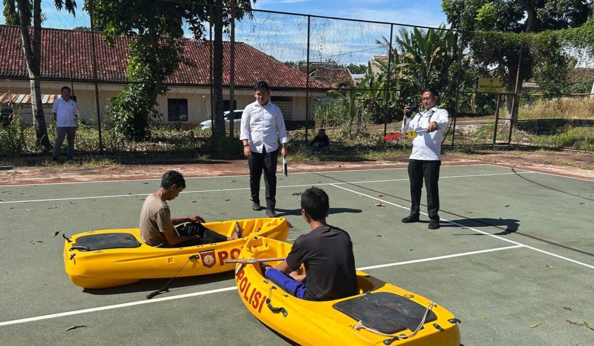 Rekonstruksi pembunuhan nelayan di Way Rarem, Lampung Utara yang digelar di lapangan tenis belakang Mapolres Lamut, Rabu 16 April 2025 peragakan 26 adegan |